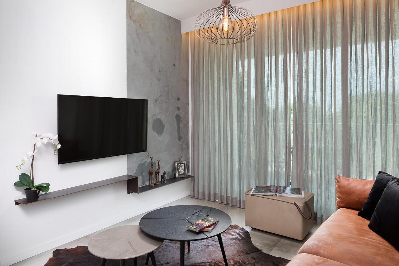 Caesarea Boutique Suite - סוויטת בוטיק קיסריה ภายนอก รูปภาพ